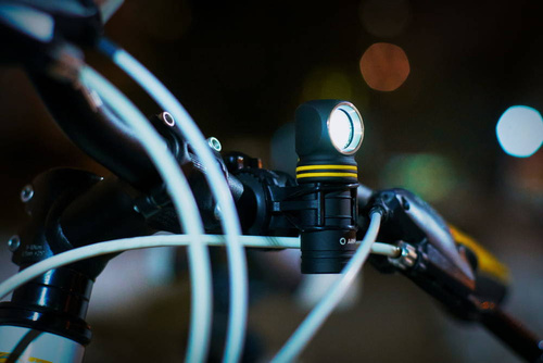 Armytek - Latarka akumulatorowa / czołówka Elf C1 - Ciepłe światło - 930 lm - F05003W