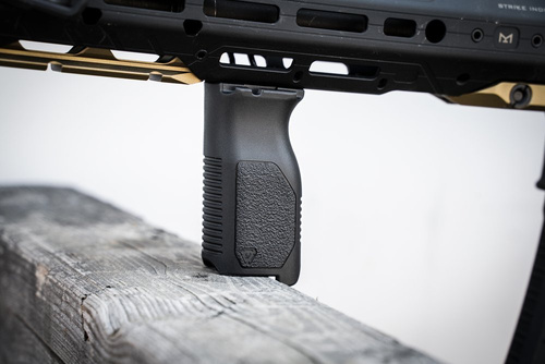 Strike Industries - Chwyt M-LOK® Angled Vertical Grip - Long - Czarny - SI-AR-CMAG-L