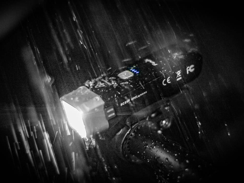 Fenix - Latarka LED rowerowa - 600 lumenów - 2600 mAh - Czarna - BC25R