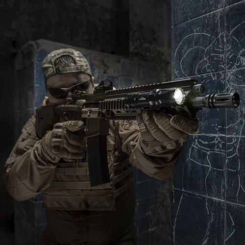 Olight - Latarka taktyczna LED na broń Odin - 2000 lumenów - Czarna