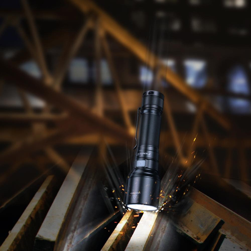 Fenix - Latarka LED akumulatorowa - 3000 Lumenów - 5000 mAh - C7